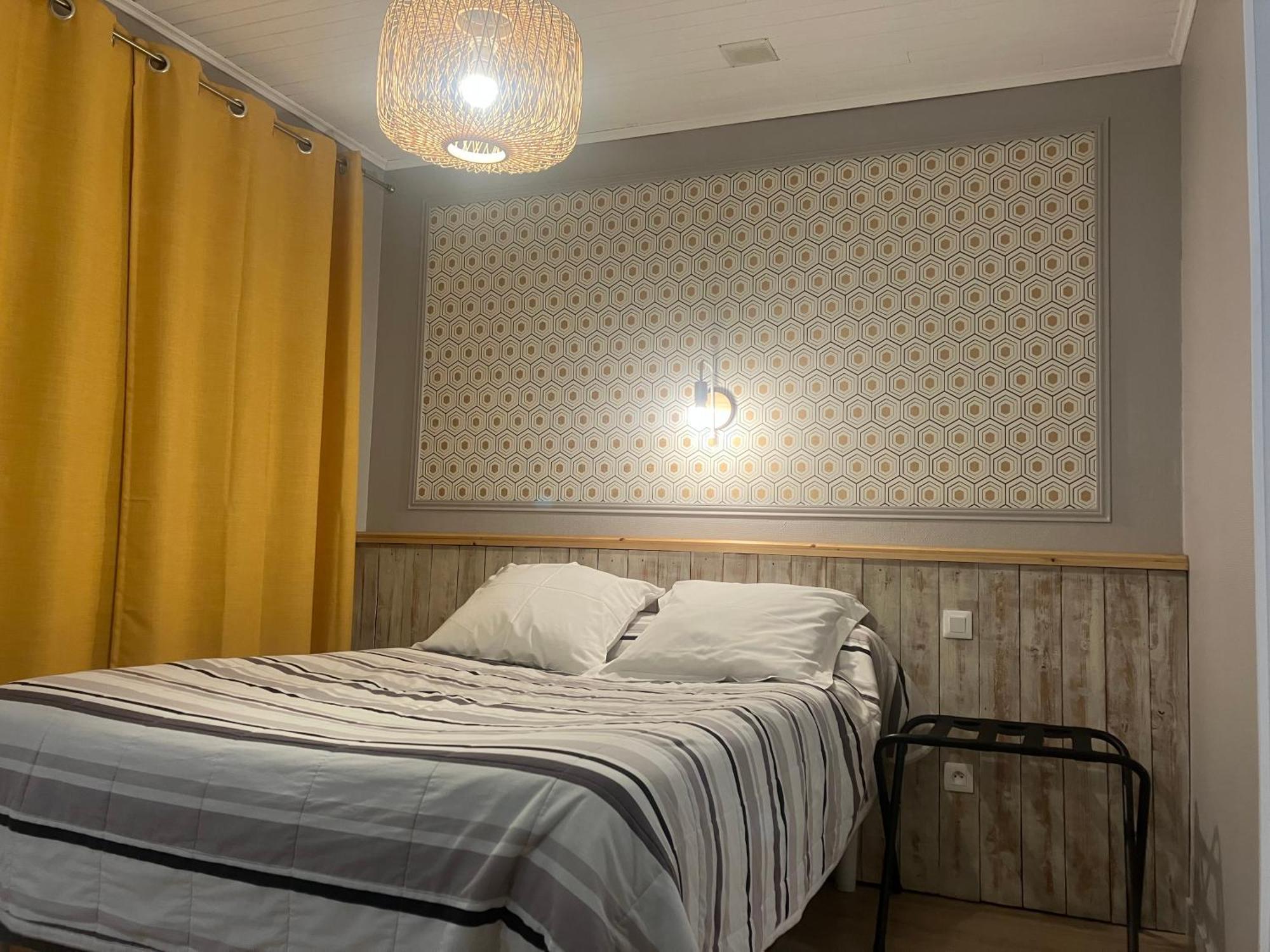 Hotel Du Nord Chambres Familiales Fontaines  Extérieur photo
